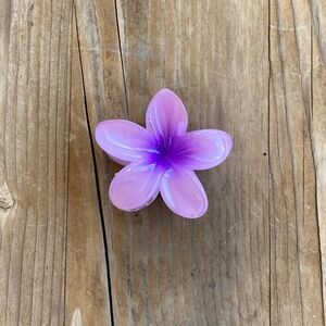 NEW Lavender Hibiscus Flower Hair Clip